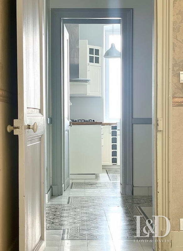 Maison - 237 m² - 10 pièces