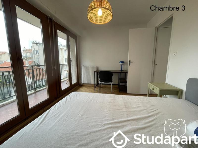 Chambre - 11 m² - 1 pièce