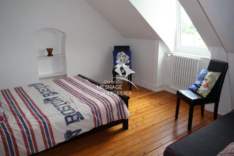 Demeure - 224 m² - 8 pièces