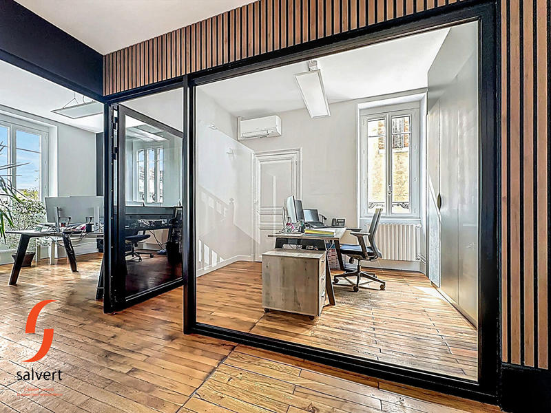 Bureau - 273 m² - 14 pièces