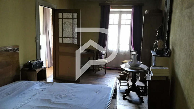 Maison - 240 m² - 11 pièces