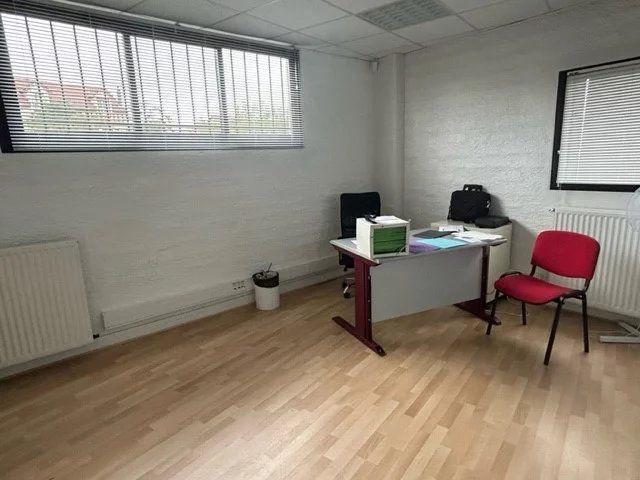 Bureau - 207 m² - 7 pièces
