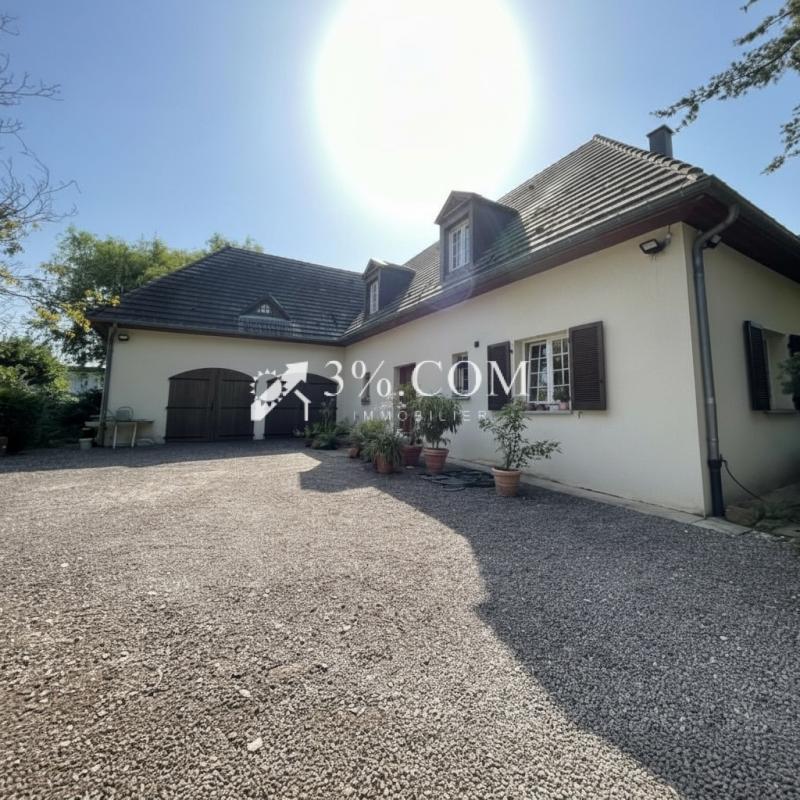 Propriété - 233 m² - 9 pièces