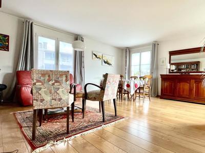 Appartement - 119 m² - 6 pièces