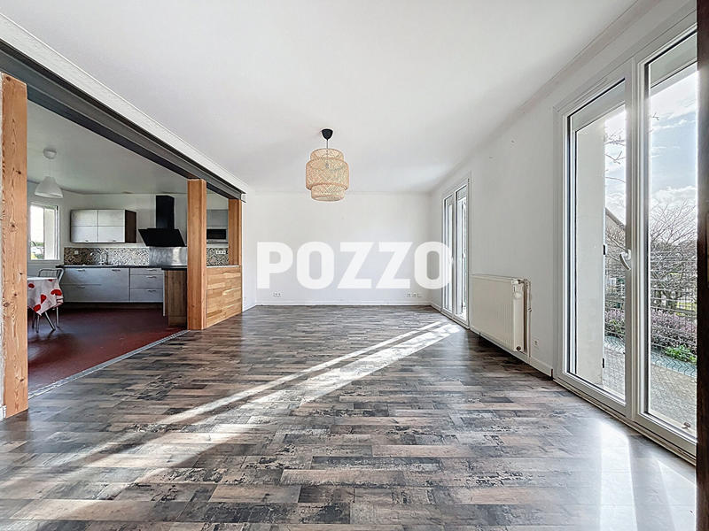 Maison - 198 m² - 9 pièces