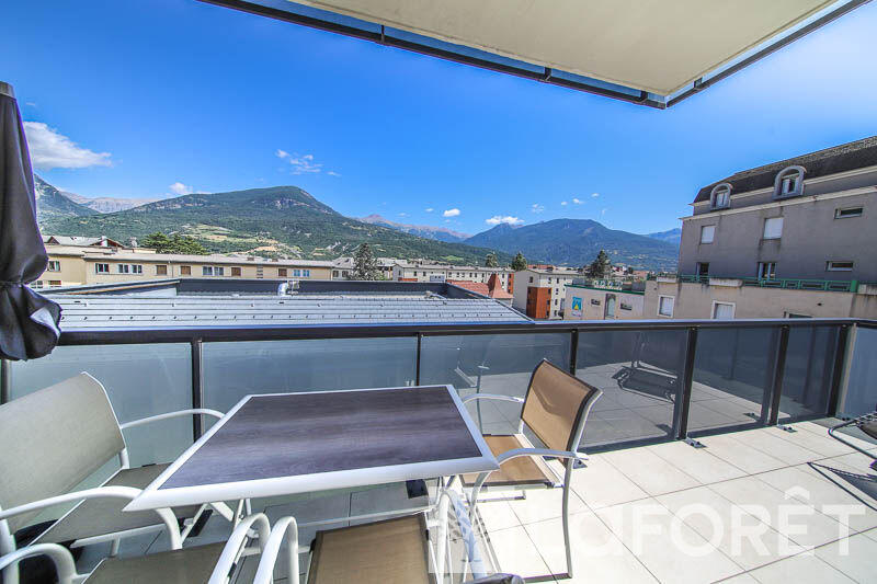 Appartement - 77 m² - 3 pièces