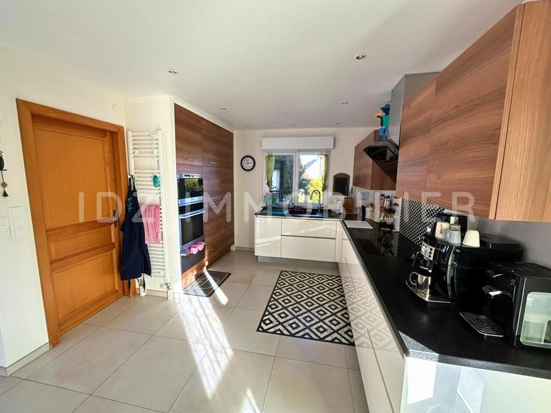 Villa - 221 m² - 6 pièces