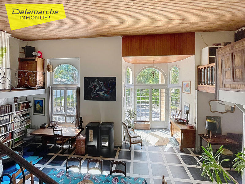 Maison - 245 m² - 6 pièces