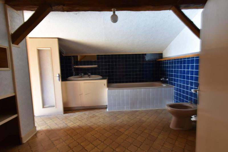 Maison - 236 m² - 23 pièces