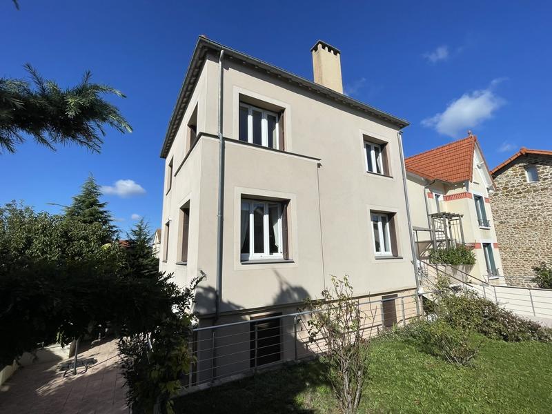 Maison - 203 m² - 9 pièces