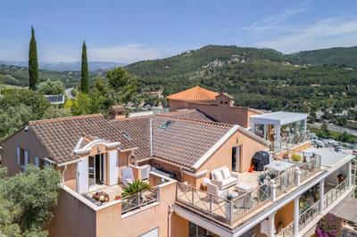 Penthouse - 174 m² - 5 pièces