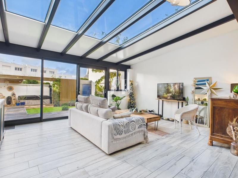 Maison - 186 m² - 7 pièces