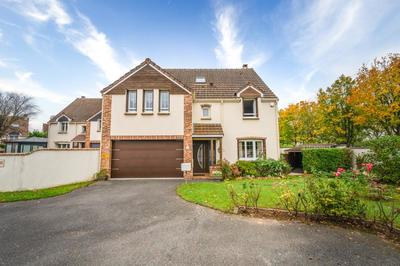 Maison - 200 m² - 9 pièces