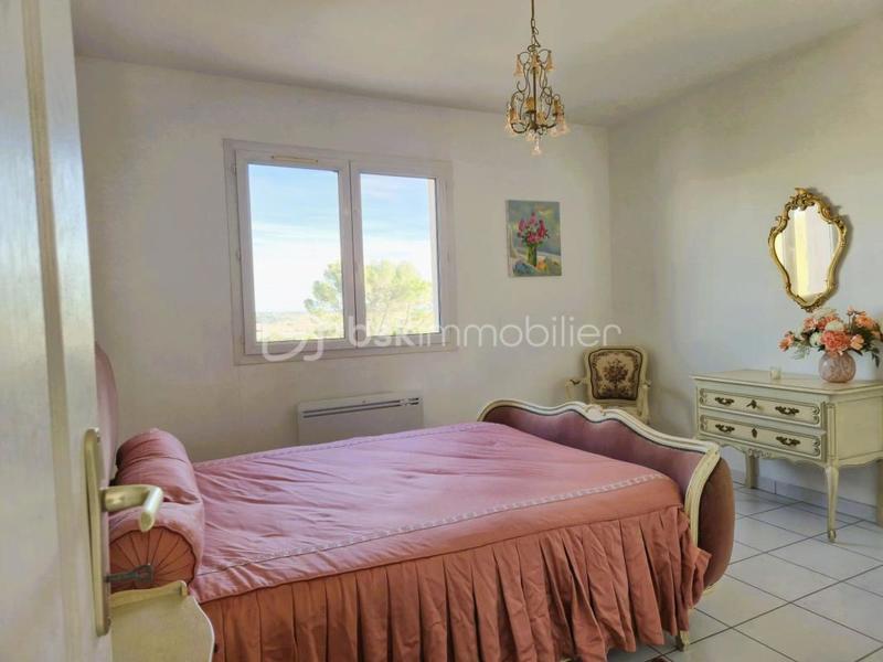 Maison traditionnelle - 235 m² - 8 pièces