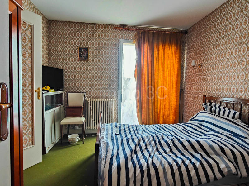 Maison - 202 m² - 7 pièces