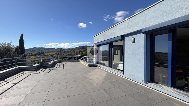 Maison - 258 m² - 7 pièces