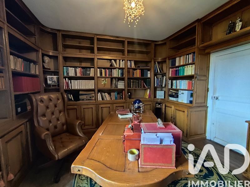 Maison - 240 m² - 8 pièces