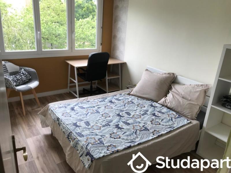 Chambre - 12 m² - 1 pièce