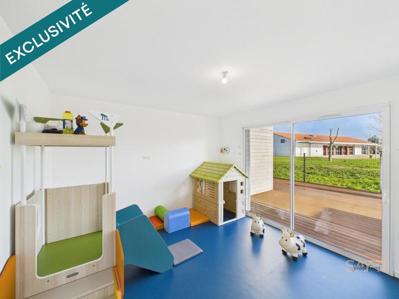 Local commercial - 240 m² - 12 pièces