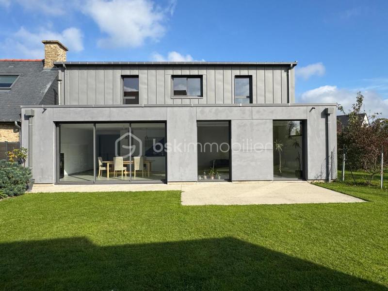 Maison - 140 m² - 5 pièces