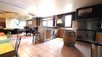 Maison - 401 m² - 6 pièces