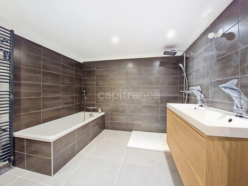 Appartement - 98 m² - 4 pièces