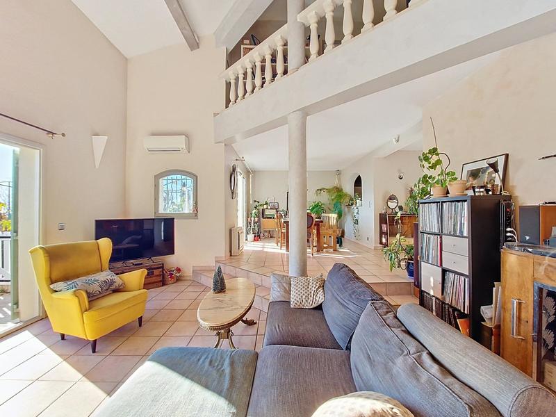 Villa - 164 m² - 6 pièces