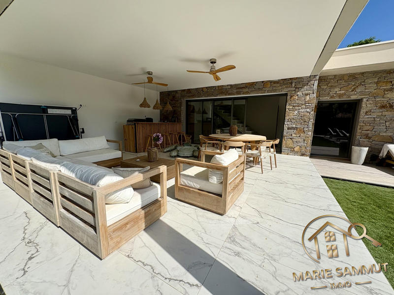 Maison contemporaine - 304 m² - 6 pièces