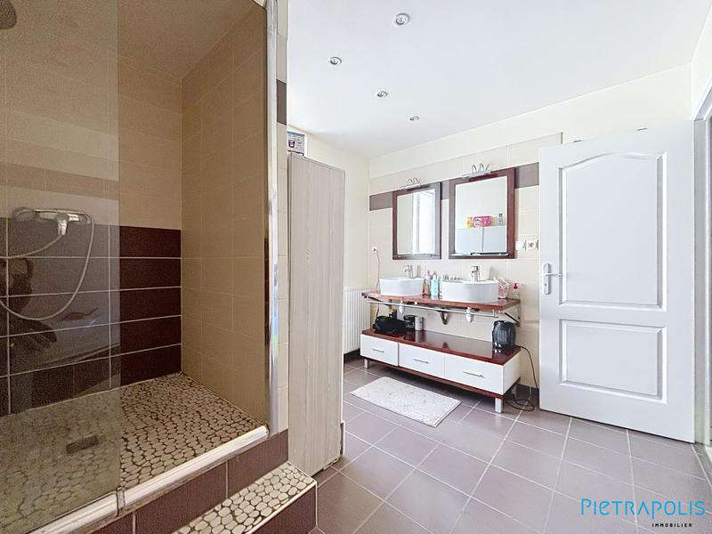 Maison - 125 m² - 4 pièces