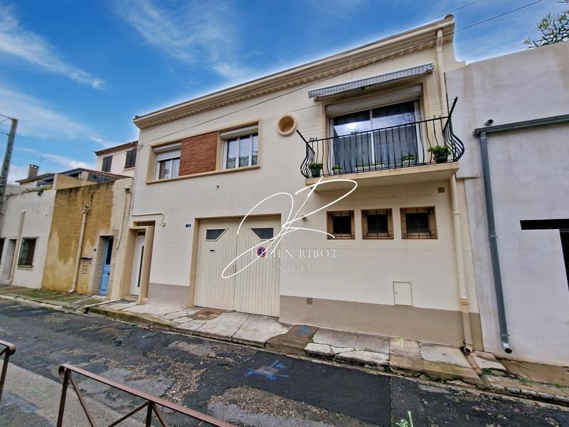 Maison - 243 m² - 7 pièces