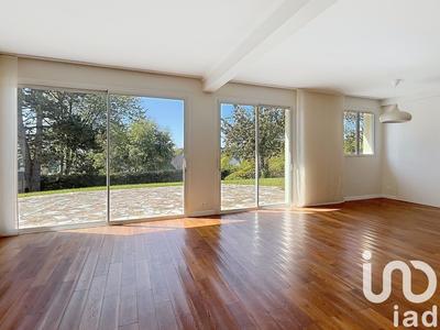 Maison - 210 m² - 7 pièces