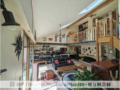 Maison - 180 m² - 8 pièces