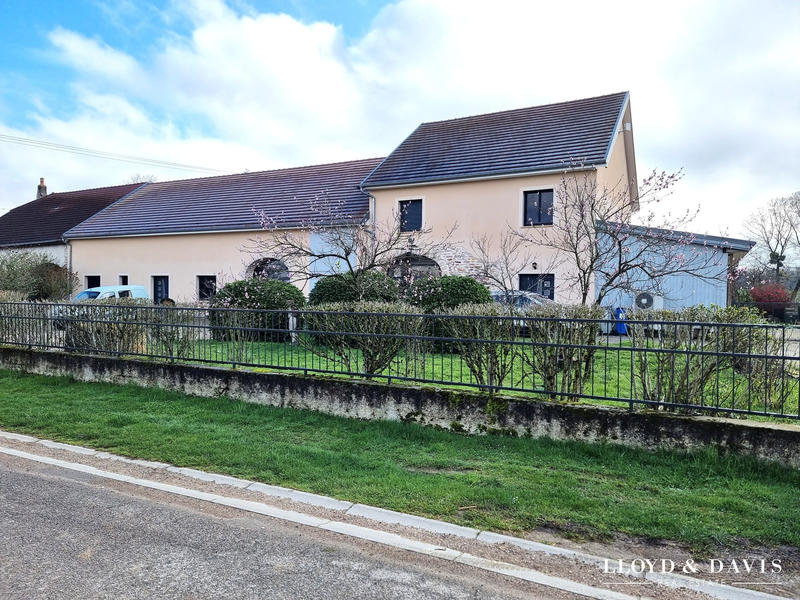 Maison - 180 m² - 5 pièces