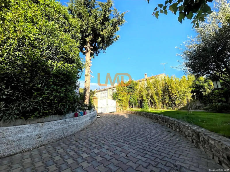 Maison - 160 m² - 8 pièces