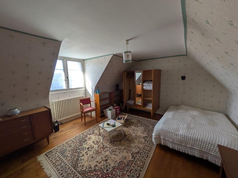 Maison - 170 m² - 9 pièces