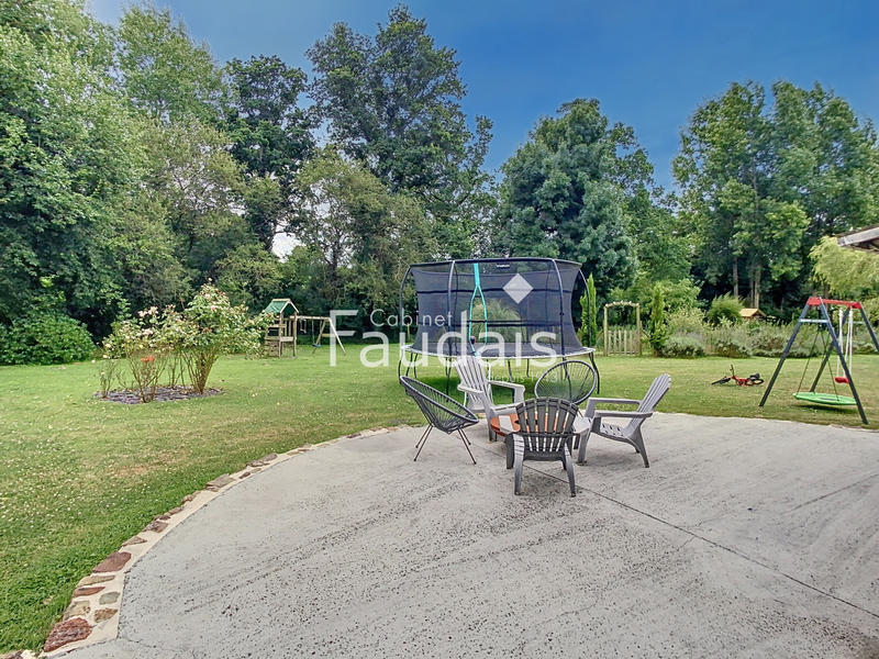 Maison - 171 m² - 6 pièces