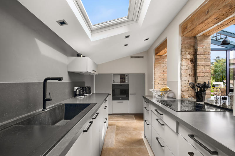 Maison - 270 m² - 8 pièces