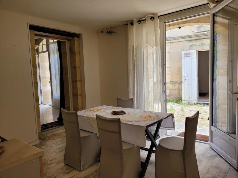 Maison - 470 m² - 18 pièces