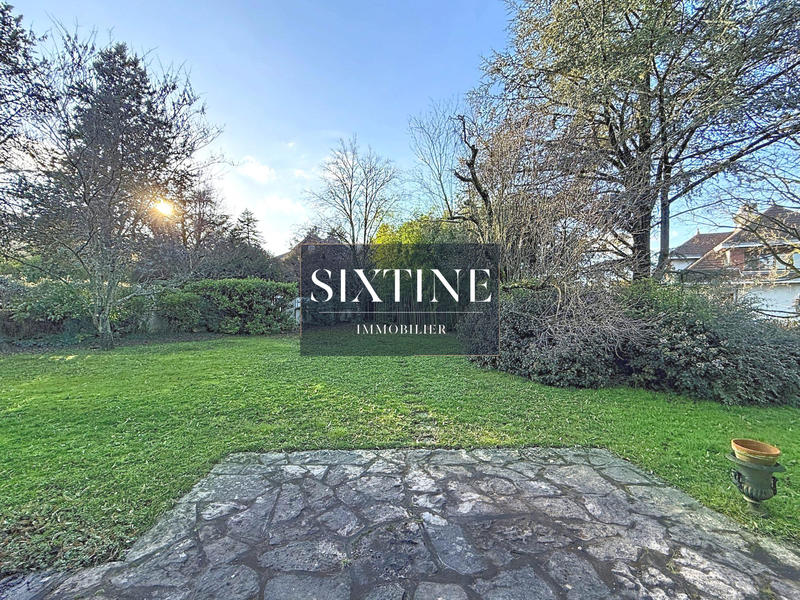 Maison - 186 m² - 8 pièces