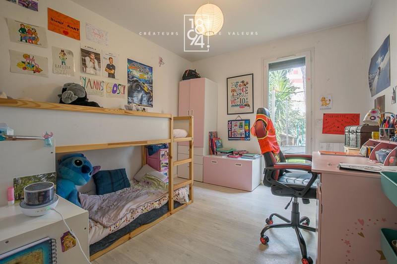 Appartement - 82 m² - 4 pièces