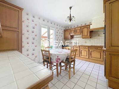 Maison - 90 m² - 5 pièces