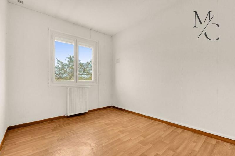 Maison - 233 m² - 8 pièces