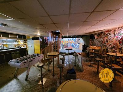 Maison - 380 m² - 12 pièces