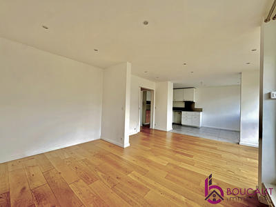 Appartement - 80 m² - 5 pièces