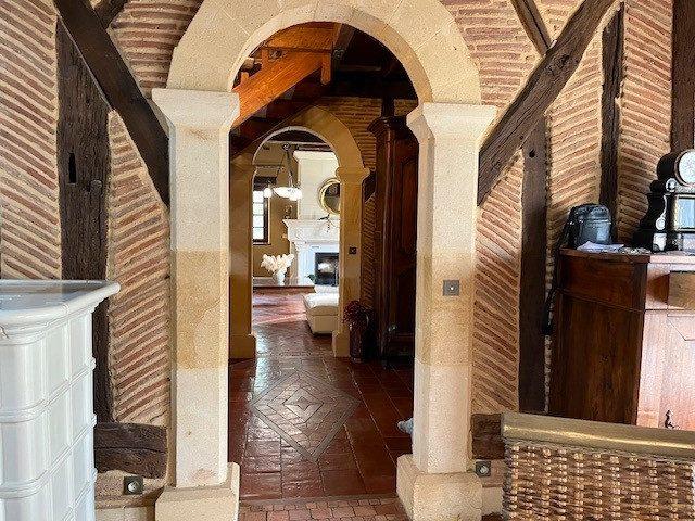 Maison traditionnelle - 330 m² - 10 pièces