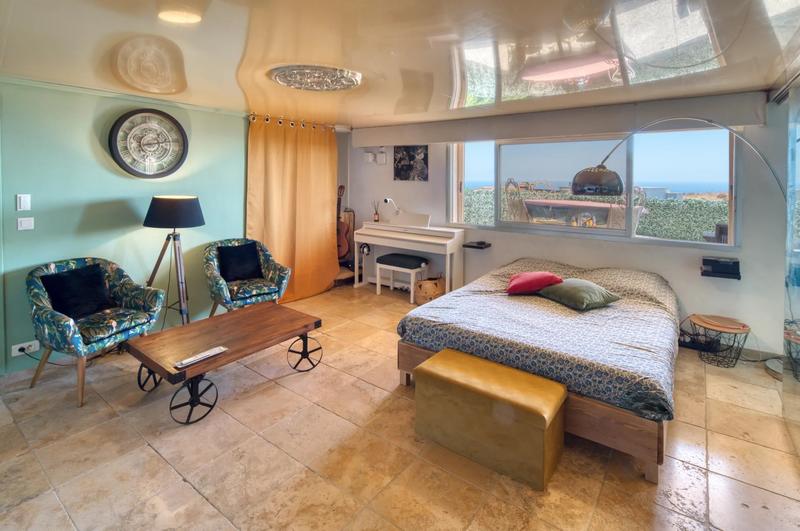 Villa - 347 m² - 9 pièces