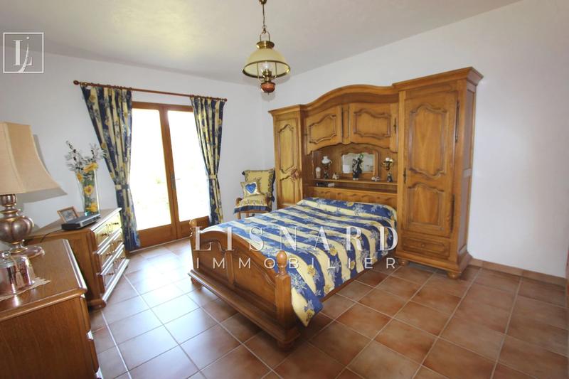 Maison - 370 m² - 16 pièces