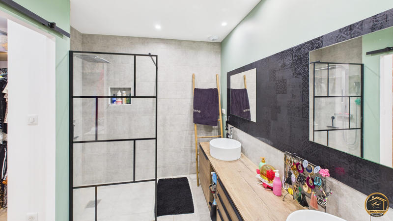 Maison contemporaine - 155 m² - 6 pièces