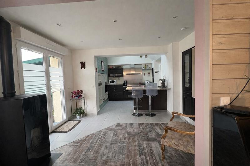 Maison - 99 m² - 4 pièces