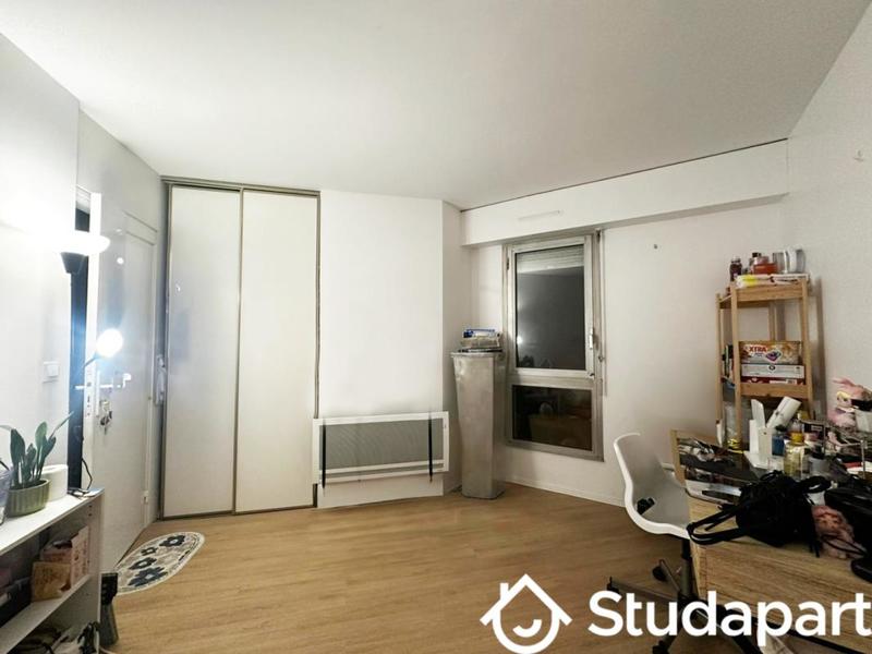 Chambre - 12 m² - 1 pièce